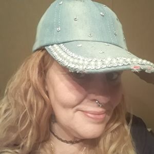 Meet your Posher, Carrie a